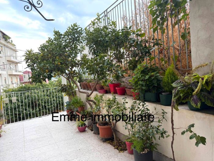 Appartamento quadrilocale in vendita in Via Giuseppe Sciva, Viale Italia Montepiselli, Messina