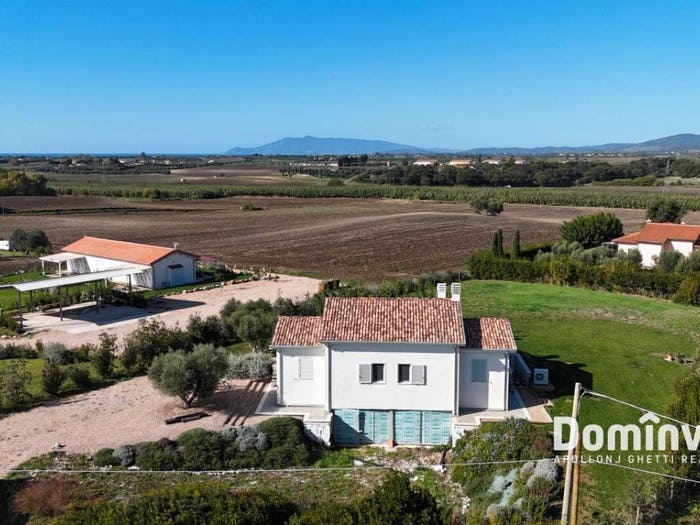 Casa quadrilocale in vendita in Strada Poggio Tristo, Capalbio