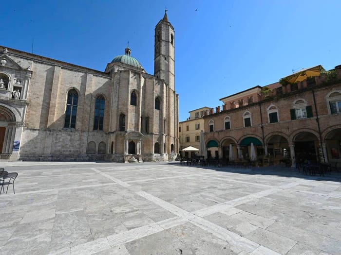 Appartamento bilocale in vendita in Piazza del Popolo, Ascoli Piceno