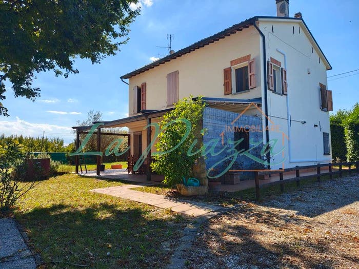 Casa con 6 locali in vendita in Via San Severo, Cotignola