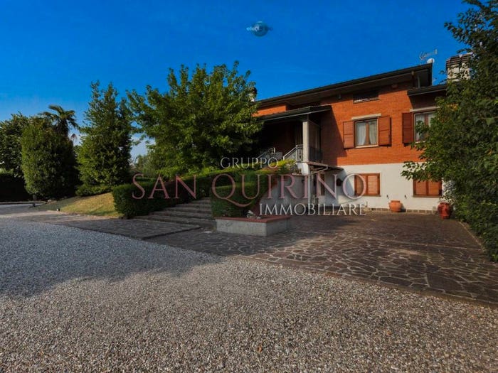 Casa con 6 locali in vendita in Via per San Martin Carano, San Martino Carano, Mirandola
