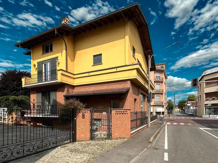 Casa trilocale in vendita in Viale Repubblica, Cabiate