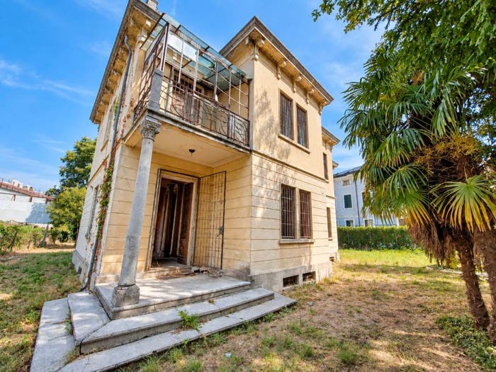 Casa con 6 locali in vendita in Viale Venezia, Centro, Bassano del Grappa
