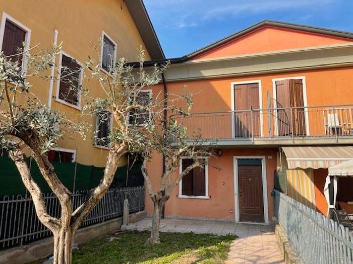 Casa quadrilocale in vendita in Via Antonio Canova, Roncolevà, Trevenzuolo