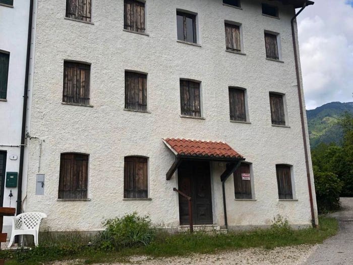 Casa con 6 locali in vendita in Contrà Galgara, Laghi