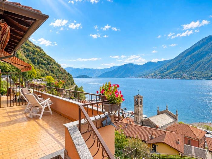 Appartamento trilocale in vendita in Via Vall'Intelvi, Centro, Argegno