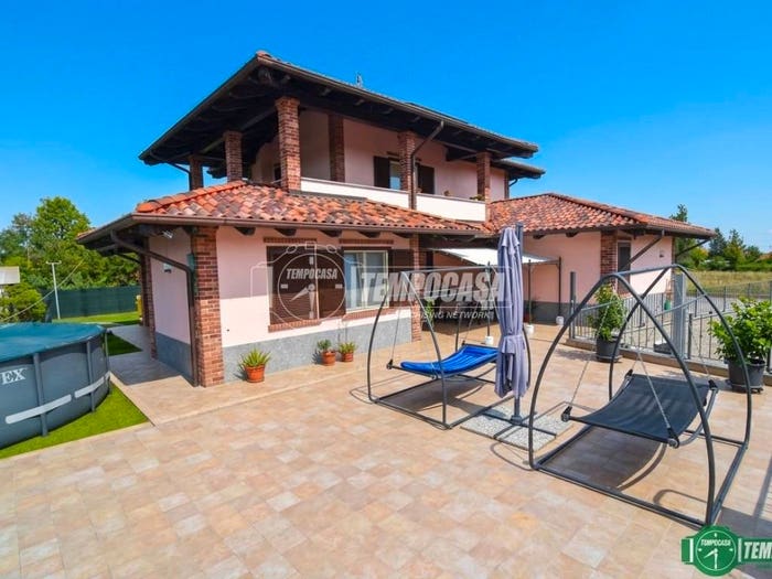 Casa con 6 locali in vendita in Via Ai Colli, Centro, Barbania
