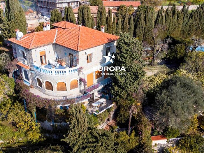 Casa con 6 locali in vendita in Via Freesia, Zona Collinare, Bordighera