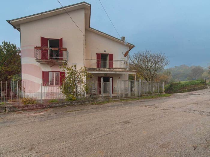 Casa con 6 locali in vendita in Via Farneto, Rocca d'Evandro