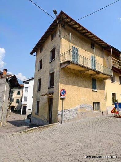 Casa con 6 locali in vendita in Via Eliseo Fumagalli, Centro, Delebio