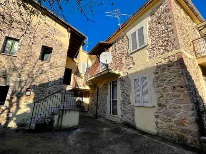 Casa con 6 locali in vendita in Via Croce Tani Torre Noverana, Centro, Ferentino