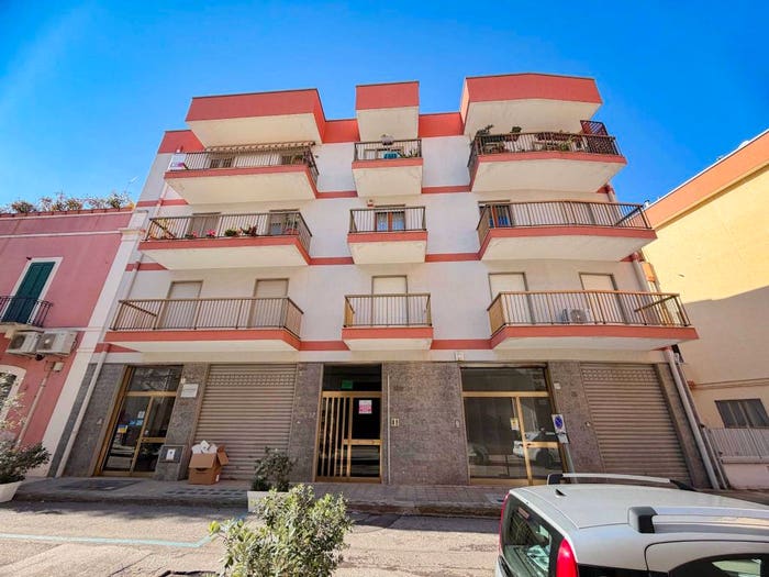Appartamento quadrilocale in vendita in Via Carlo Rosselli, Putignano