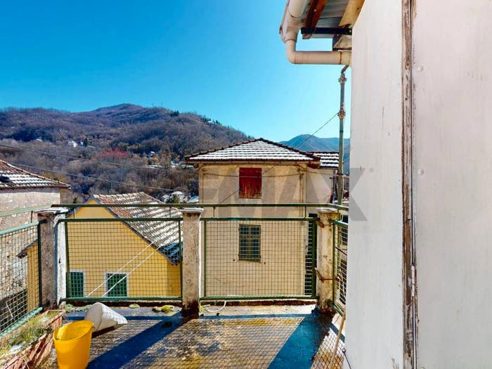 Casa con 6 locali in vendita in località torre, Centro, Vobbia
