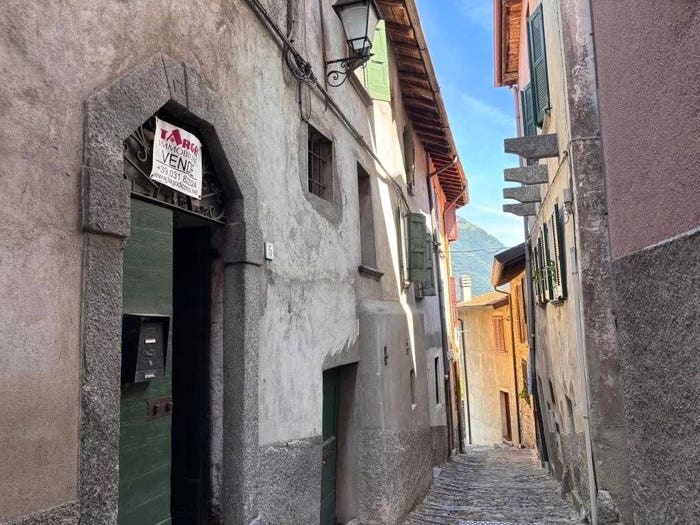 Casa trilocale in vendita in Via Settembre, Molina, Faggeto Lario