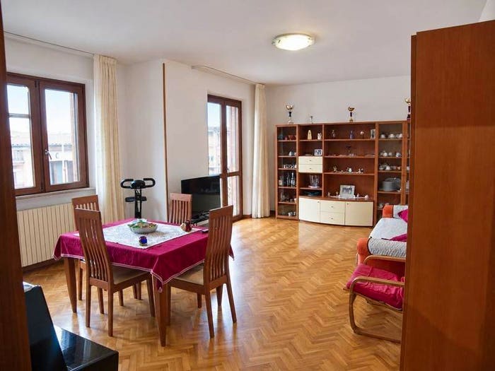 Appartamento con 6 locali in vendita in Via Monte Bianco, Torrita di Siena