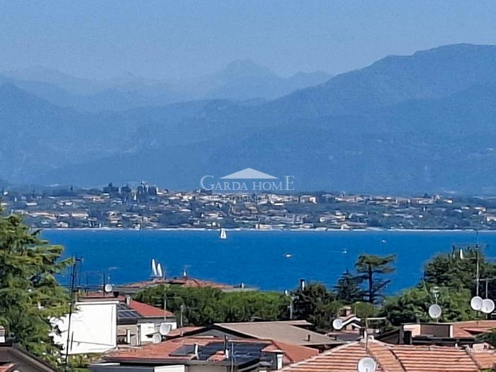 Appartamento quadrilocale in vendita in Via Umberto Pace, Desenzano Centro, Desenzano del Garda