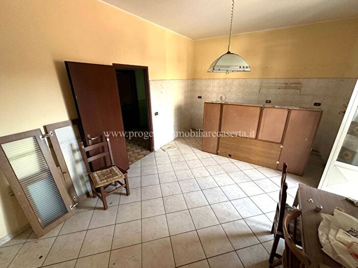 Appartamento quadrilocale in vendita in Via Barletta, Recale