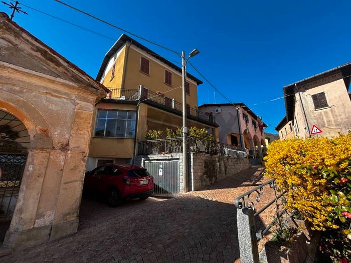 Appartamento con 6 locali in vendita in VIA ROMA, Centro, Cuasso al Monte