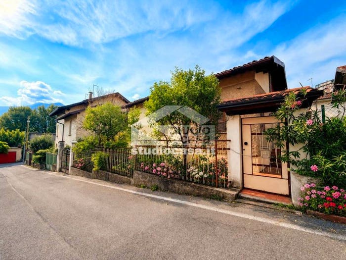 Casa quadrilocale in vendita in Lovere