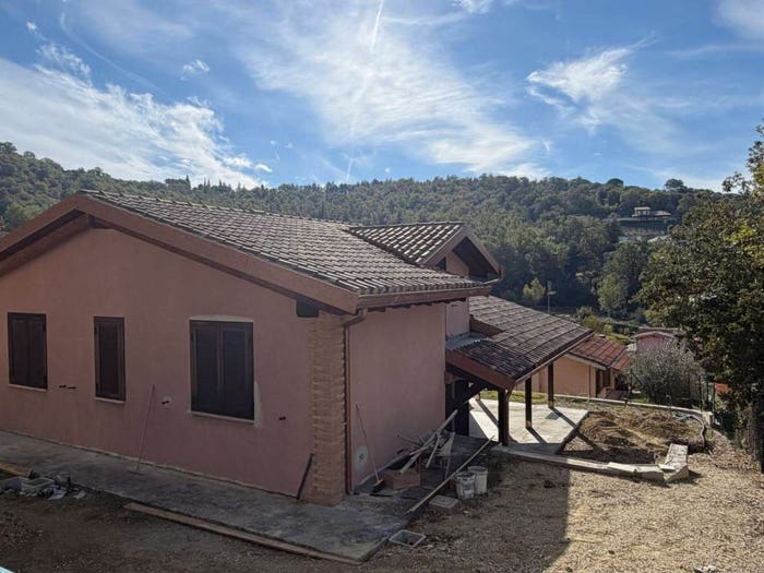 Appartamento con 6 locali in vendita in Strada Vittorio Alfieri, Centro, Magione