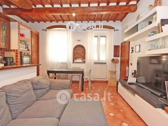 Appartamento trilocale in vendita in via Adriana, Pontino Bastia, Livorno