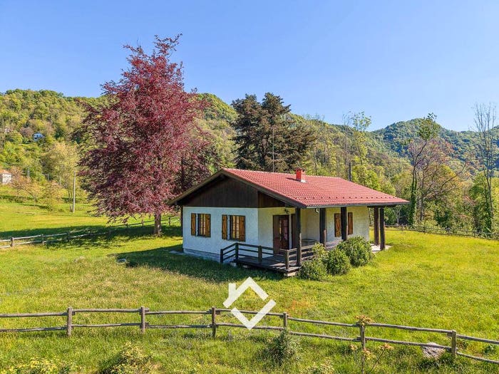 Casa quadrilocale in vendita in Frazione Casere, LavenoMombello