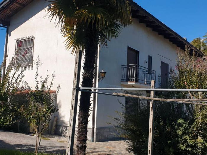 Casa con 6 locali in vendita in Via Pian d'Asiago, Robella