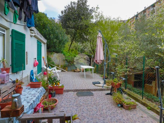 Casa con 6 locali in vendita in Salita Ginestrato, Quezzi, Genova