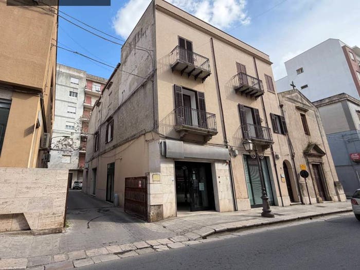 Appartamento trilocale in vendita in Via Vittorio Emanuele, Centro, Castelvetrano