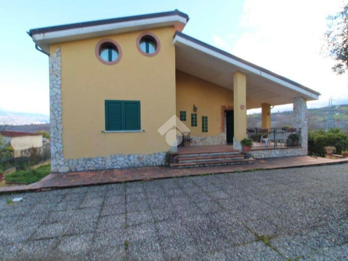Casa con 6 locali in vendita in Via S Raffaele, San Raffaele, Montalto Uffugo