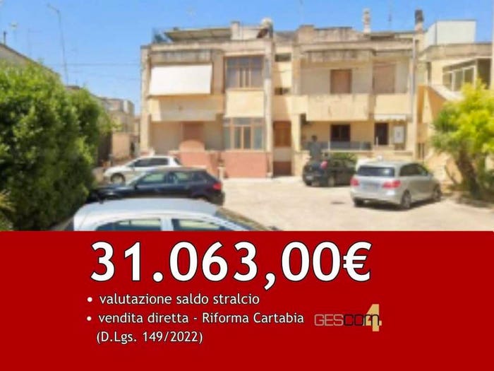 Appartamento con 5 locali in vendita in Via A Scorrano, Centro, Galatone