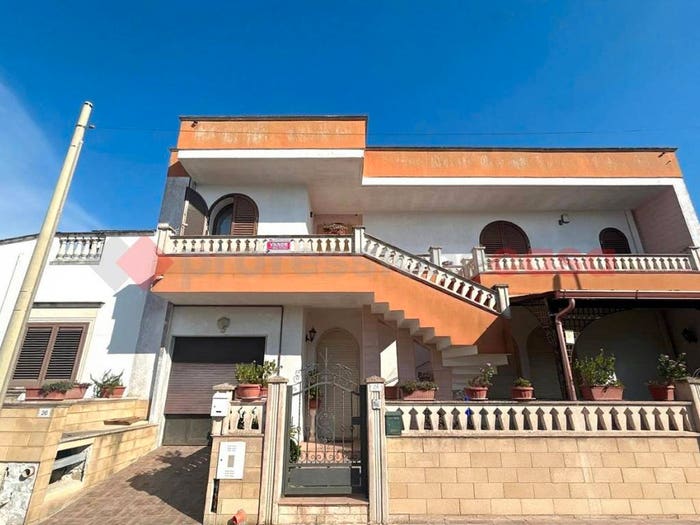 Casa quadrilocale in vendita in Via gaetano carluccio, Centro, Poggiardo