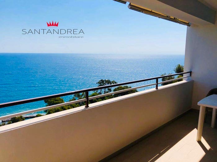 Appartamento quadrilocale in vendita in Strada Capo Mimosa, Cervo