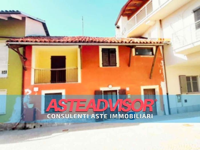 Casa con 5 locali in vendita in Via Asilo bis, Centro, Farigliano