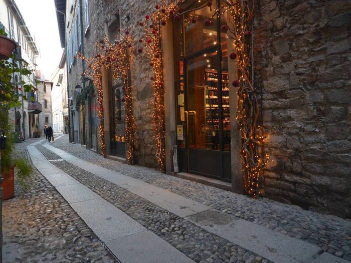 Appartamento bilocale in vendita in Via Vitani, Centro Storico, Como