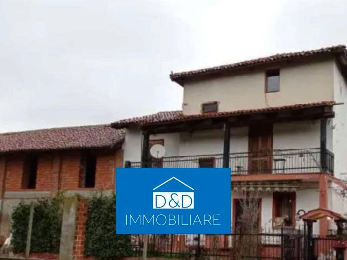 Casa con 6 locali in vendita in Frazione Cereaglio, Poirino