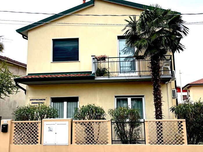 Casa con 6 locali in vendita in Via Trieste, Papariano, Fiumicello Villa Vicentina