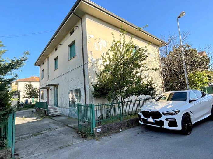 Casa con 6 locali in vendita in Via del Terzo, Centro, Monsummano Terme