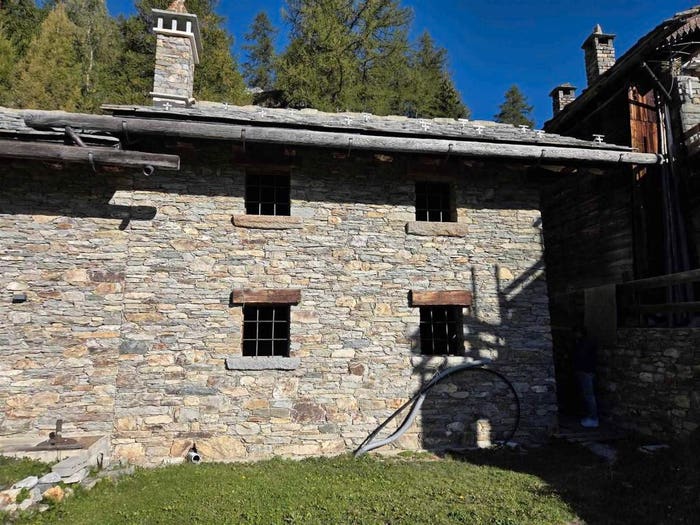 Casa trilocale in vendita in Plan Checrouit, Checrouit, Courmayeur