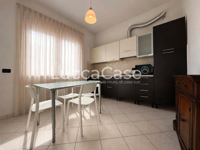 Appartamento quadrilocale in vendita in Viale Castruccio Castracani, Arancio, Lucca