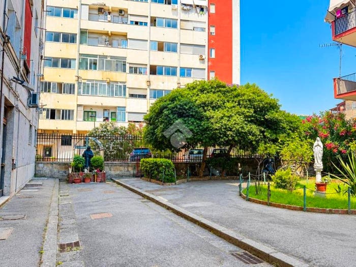 Appartamento bilocale in vendita in Via Amerigo Vespucci, Garibaldi Ferrovia, Napoli