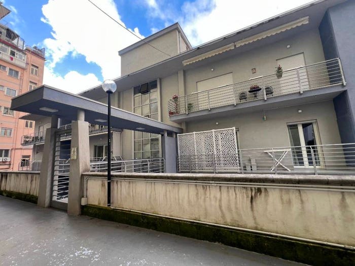 Appartamento bilocale in affitto in Viale Michelangelo, Vomero, Napoli