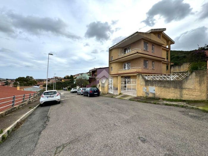 Appartamento trilocale in vendita in Via Mulargia, Muravera