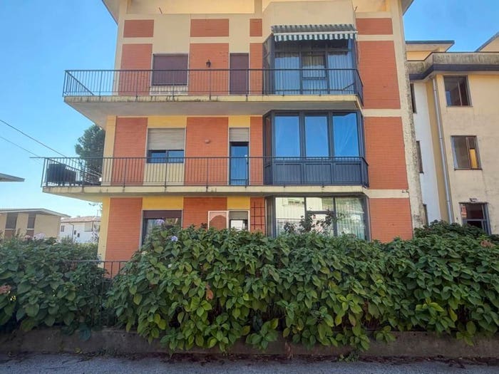Appartamento quadrilocale in vendita in Via Piave, Centro, Schio