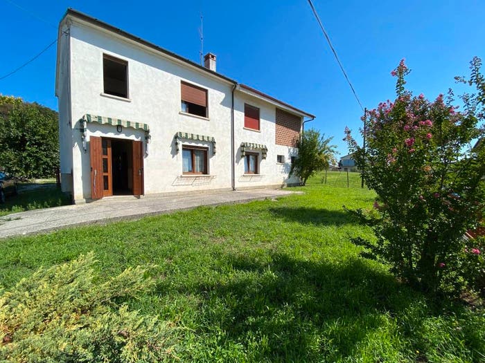 Casa quadrilocale in vendita in Via Credazzo, Centro, Farra di Soligo