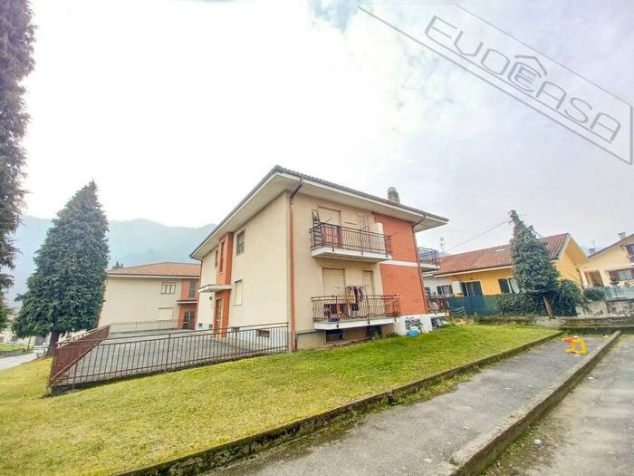 Appartamento quadrilocale in vendita in Via San Martino, Centro, Barge