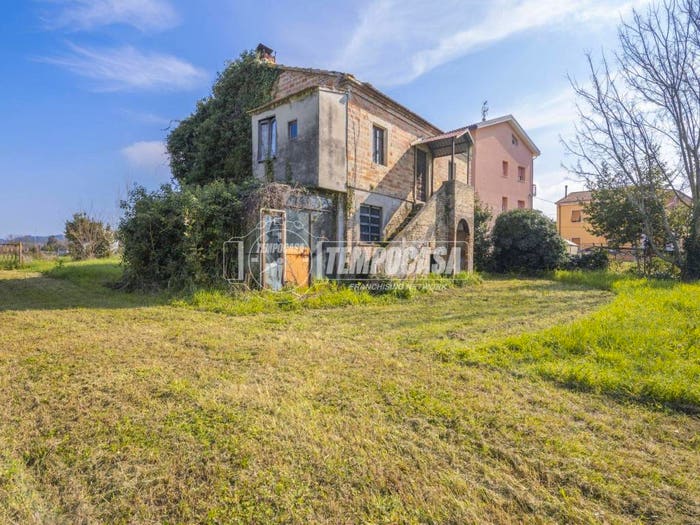 Casa con 6 locali in vendita in Via delle Colonne, Centro, Falconara Marittima