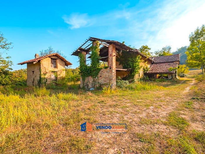 Casa quadrilocale in vendita in Via Eremo di Busca, Busca