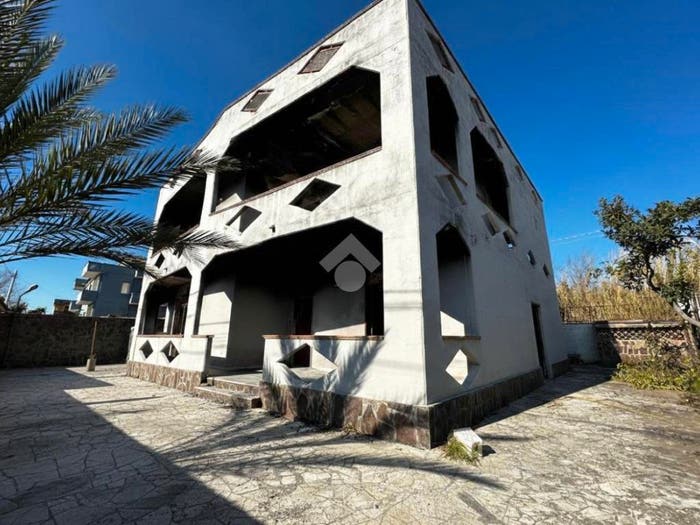 Casa con 6 locali in vendita in Viale vega, Bagnara Destra Volturno, Castel Volturno