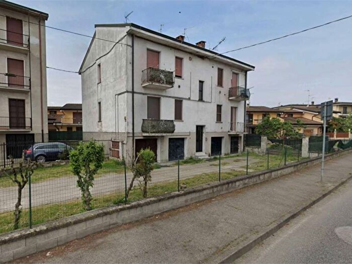 Appartamento trilocale in vendita in Via Milano, Valera Fratta